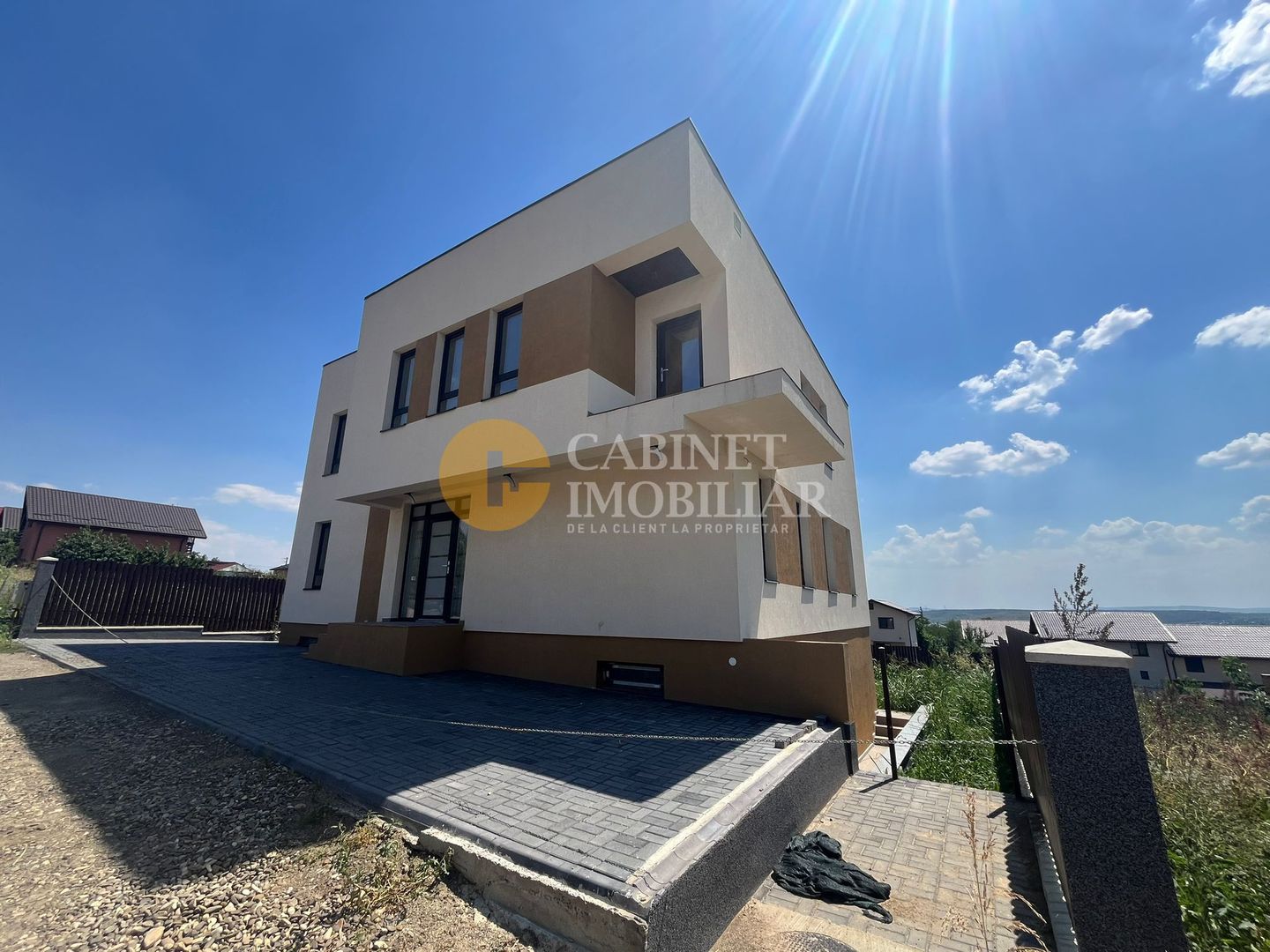 Casa 6 camere 268 MP Valea Lupului - Poză 2