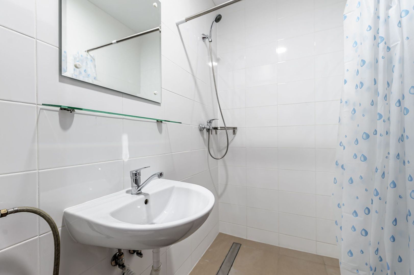 Profit garantat. Achiziționați un bloc de 63 garsoniere. - Poză 4