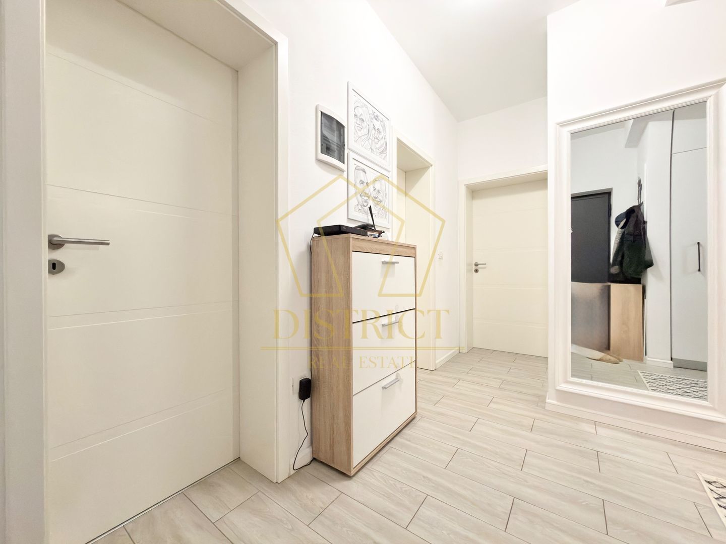 Apartament cu 3 camere mobilat si utlat, 70 mp utili, in Giroc la etajul 2. - Poză 14