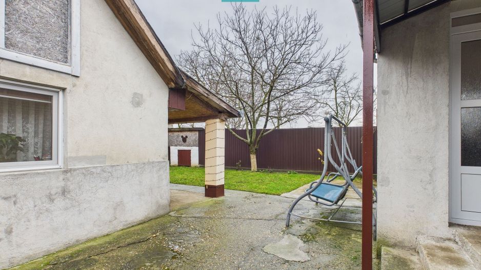 Casă cu 2 corpuri și 3 camere în Nădab - Poză 3