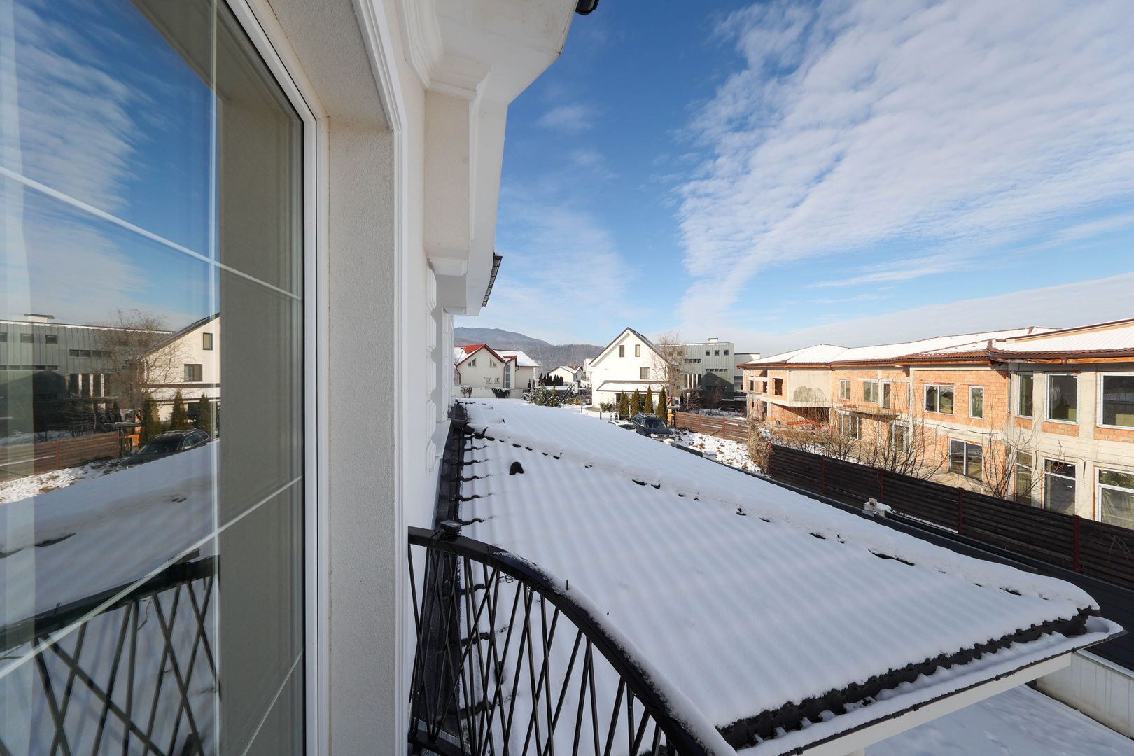 Casă ideală pentru familie în Brașov, Bunloc – spațioasă, luminoasă, priveliște - Poză 36