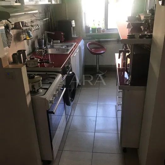 Apartament cu 3 camere de vanzare in Gheorgheni - Poză 1