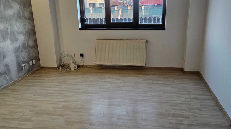 Apartament 3 camere Ghencea, curte cu foișor, parter - Poză 4