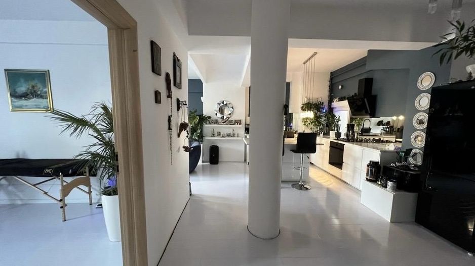 APARTAMENT UNIC  3 CAMERE | TERASĂ 30 MP  | VEDERE PANORAMICĂ | ZONA CENTRALĂ - Poză 11