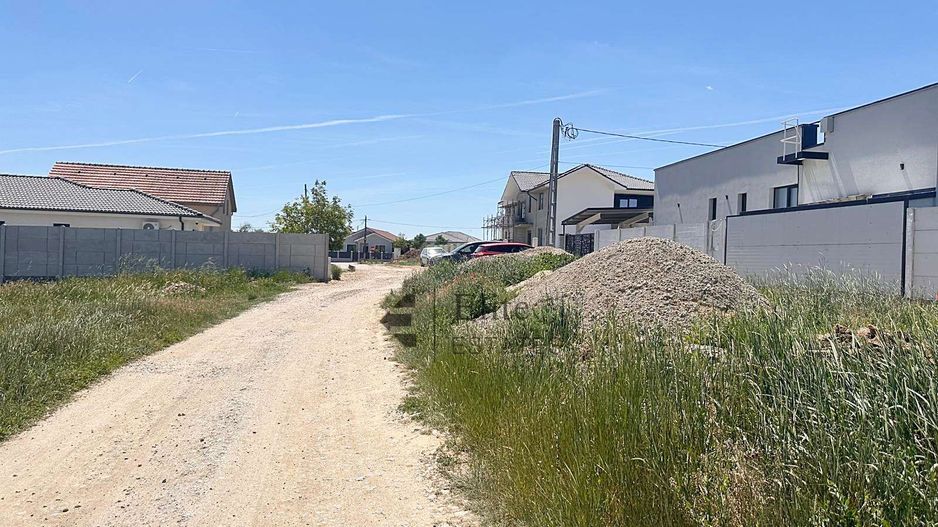 Teren intravilan 862 mp cu utilitati in Cihei - Poză 1