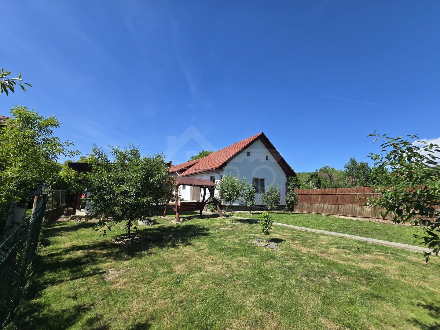 Casa in Livezeni , 140  mp utili , in centrul localitatii . - Poză 4