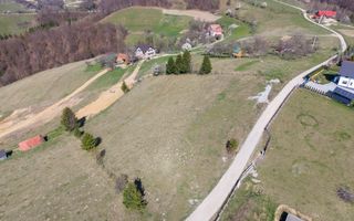 Teren intravilan în Poiana Mărului, 3.791 mp cu priveliste panoramica - Poză 24
