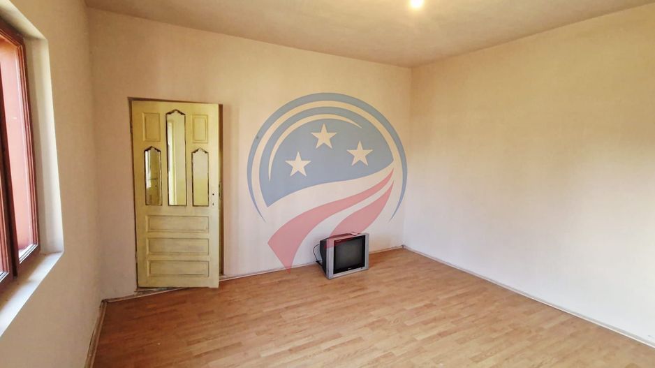 Casa Bradesti  teren  intravilan 7952 mp  deschidere 33 m la DE 70 - Poză 11