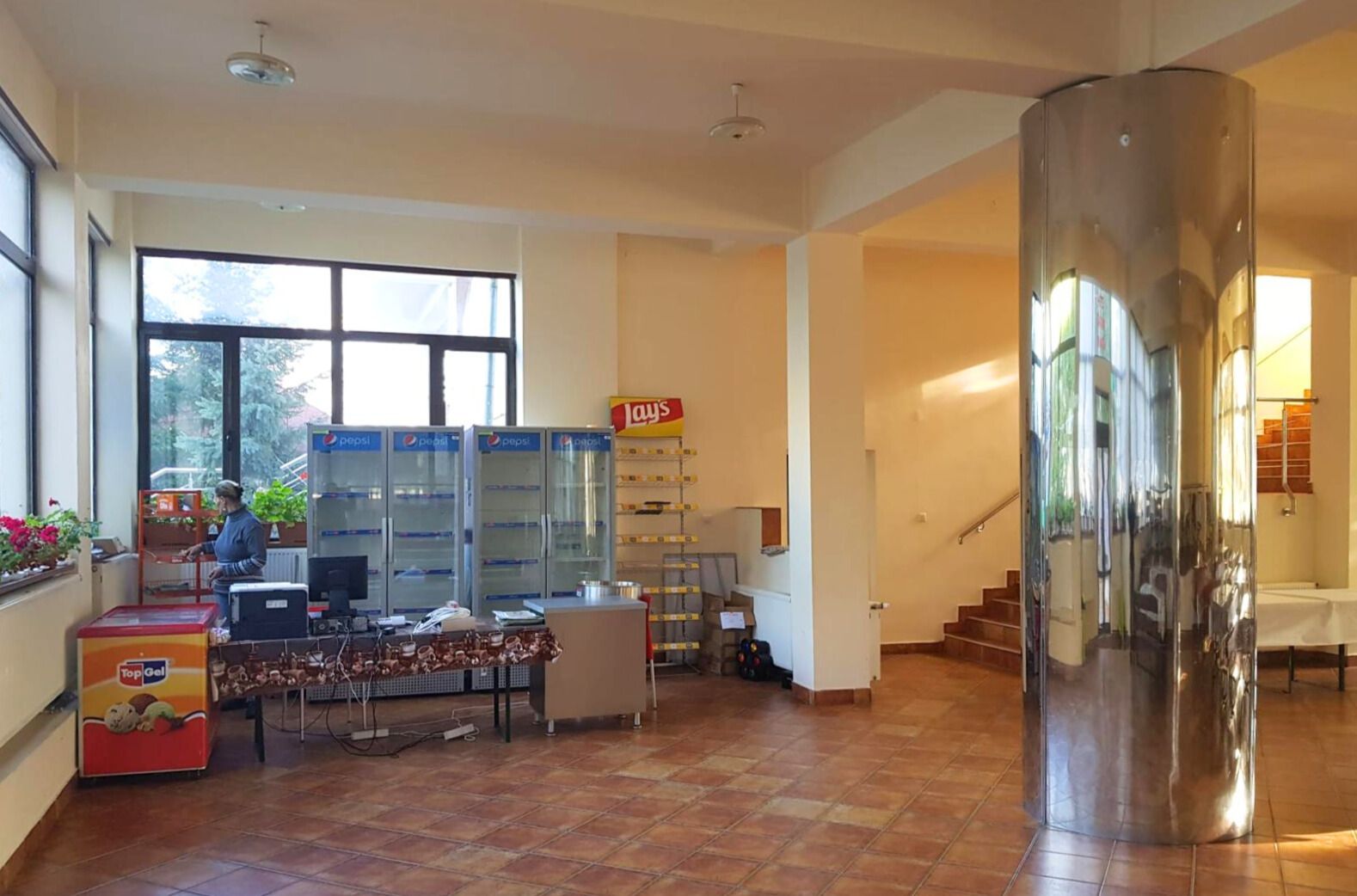 Hotel cu arhitectură montană deosebită poziționare premium Sâmbătă de Sus - Poză 6