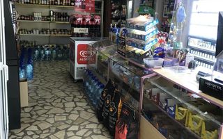 Spatiu com   casa - Sos Petricani - Poză 4