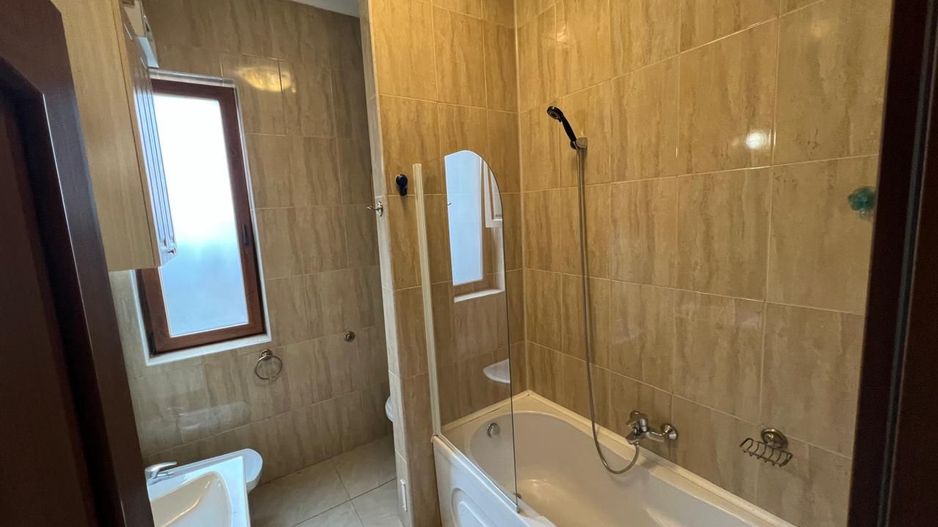 Apartament 3 camere, garaj si boxa - zona Centrala-Prefectura - Poză 30