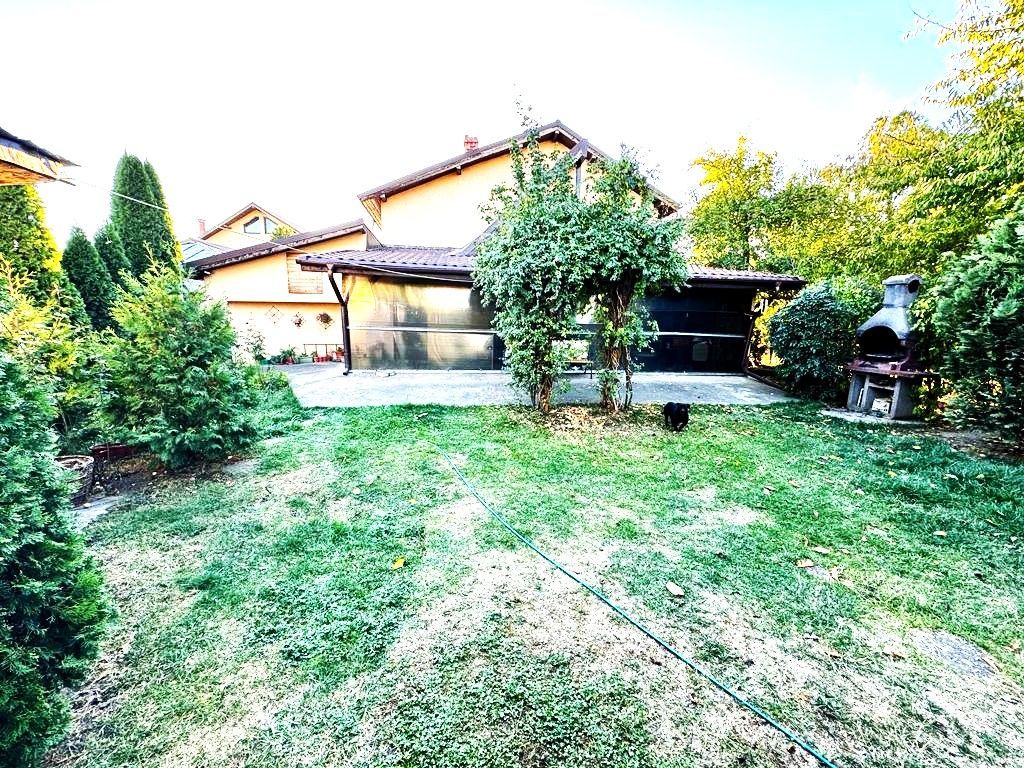 Vanzare casa ideal 2 familii padurea Romanesti - Poză 33