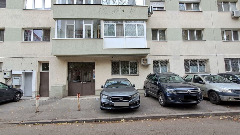 Apartament 3 camere Pantelimon, bloc reabilitat, statii stb si metrou - Poză 1