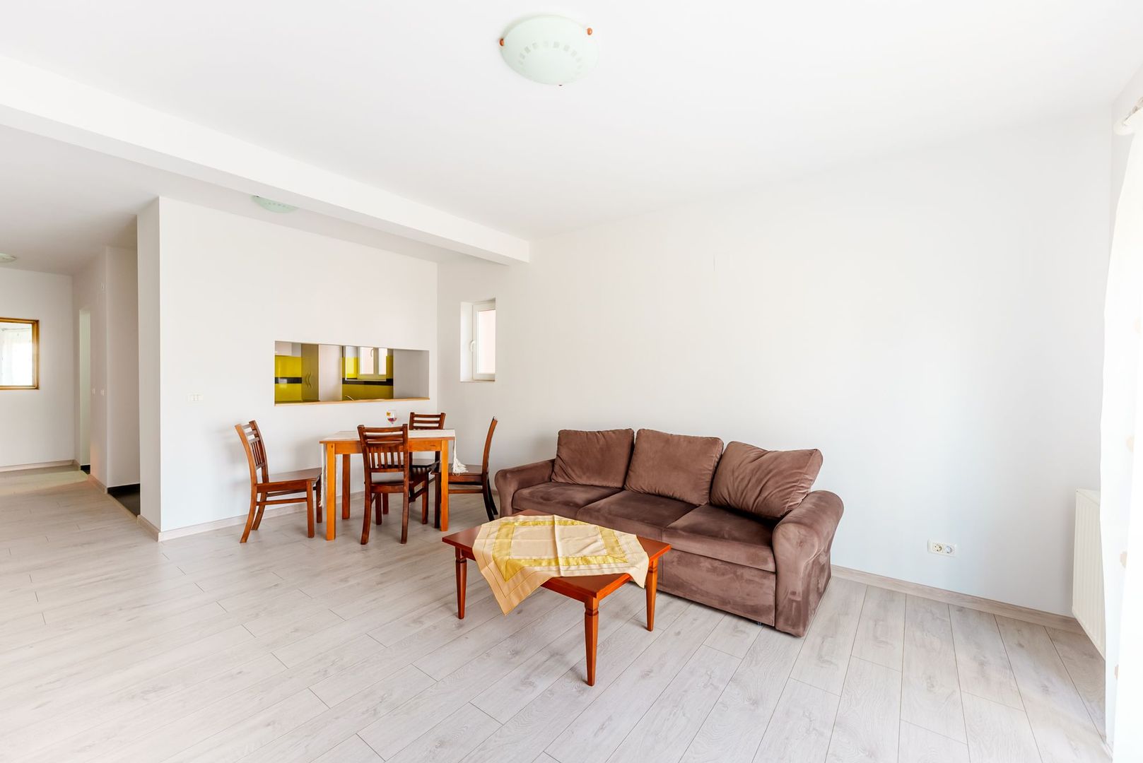 De închiriat apartament 2 cam deluxe în Subcetate - Poză 13