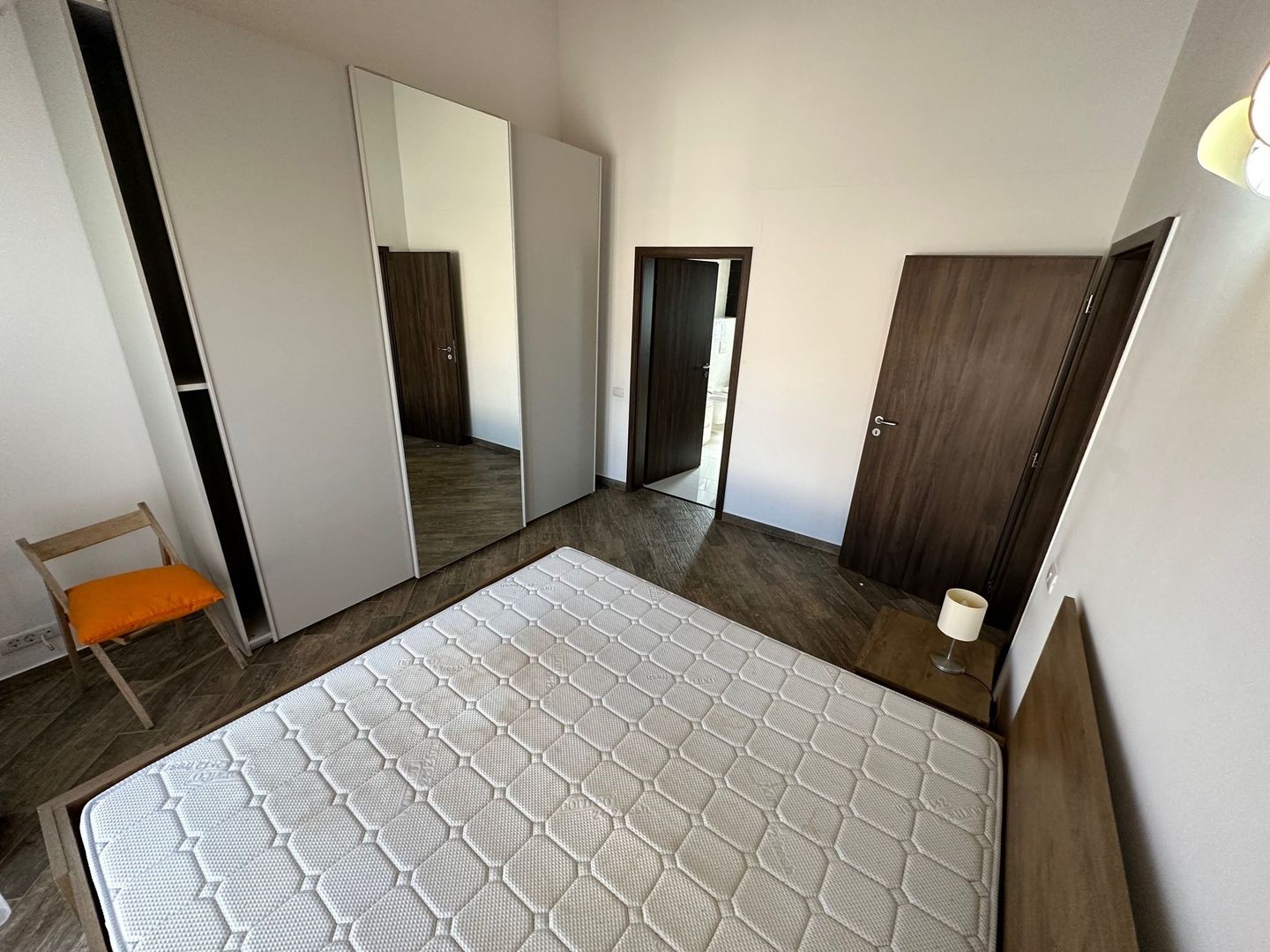 CASA SPATIOASA  CU GARAJ SI TEREN DE 600 MP - Poză 14