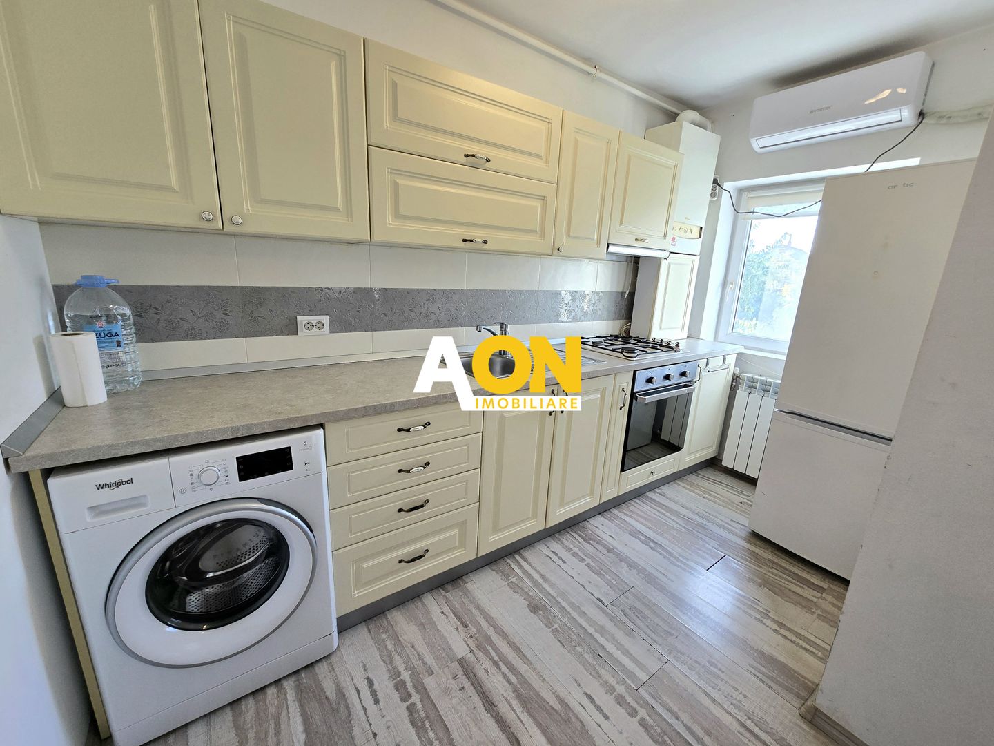 Apartament cu 2 Camere, Bloc Nou, Etaj 1, Zona Centru - Poză 7