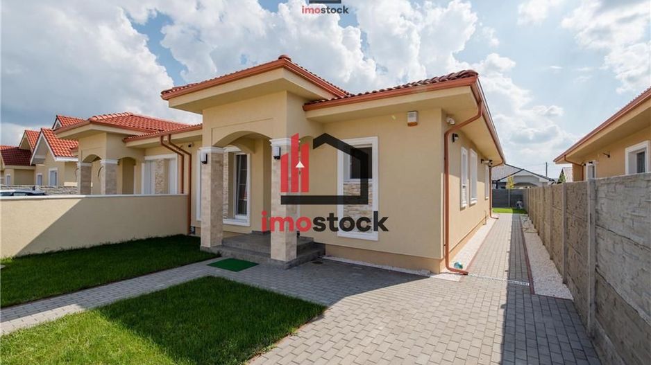 Duplex parter-finisat modern-comision 0 - Poză 9