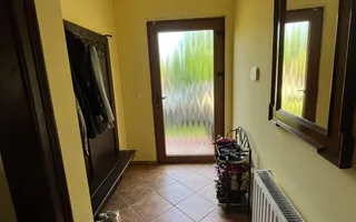 Casă elegantă, spațioasă, ideală pentru familie – Sanmihaiu Roman - Poză 15