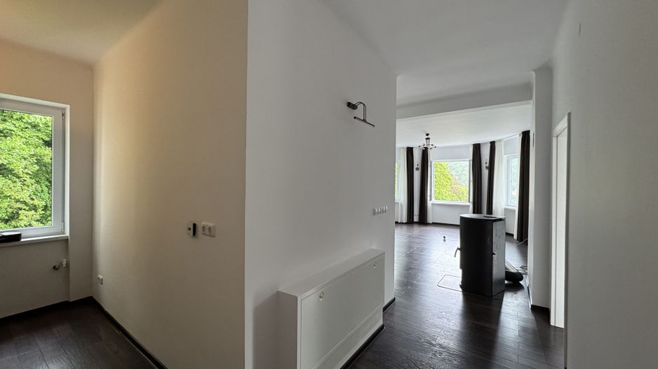Apartament cu vedere spre Tâmpa, liniște și natură, în Centrul Istoric al Brașov - Poză 12