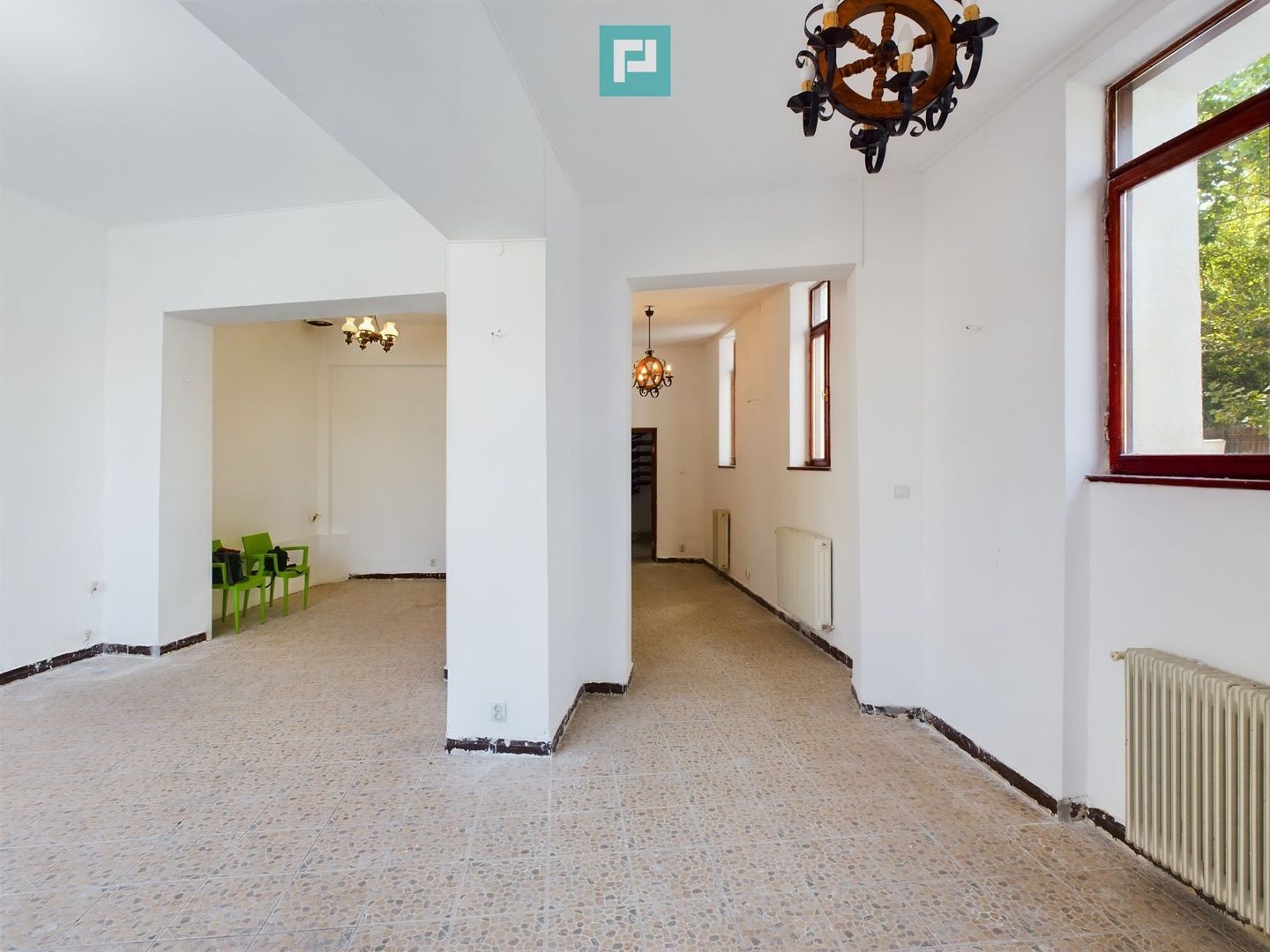 Casa individuala la 6 minute de Piata Unirii - Poză 2