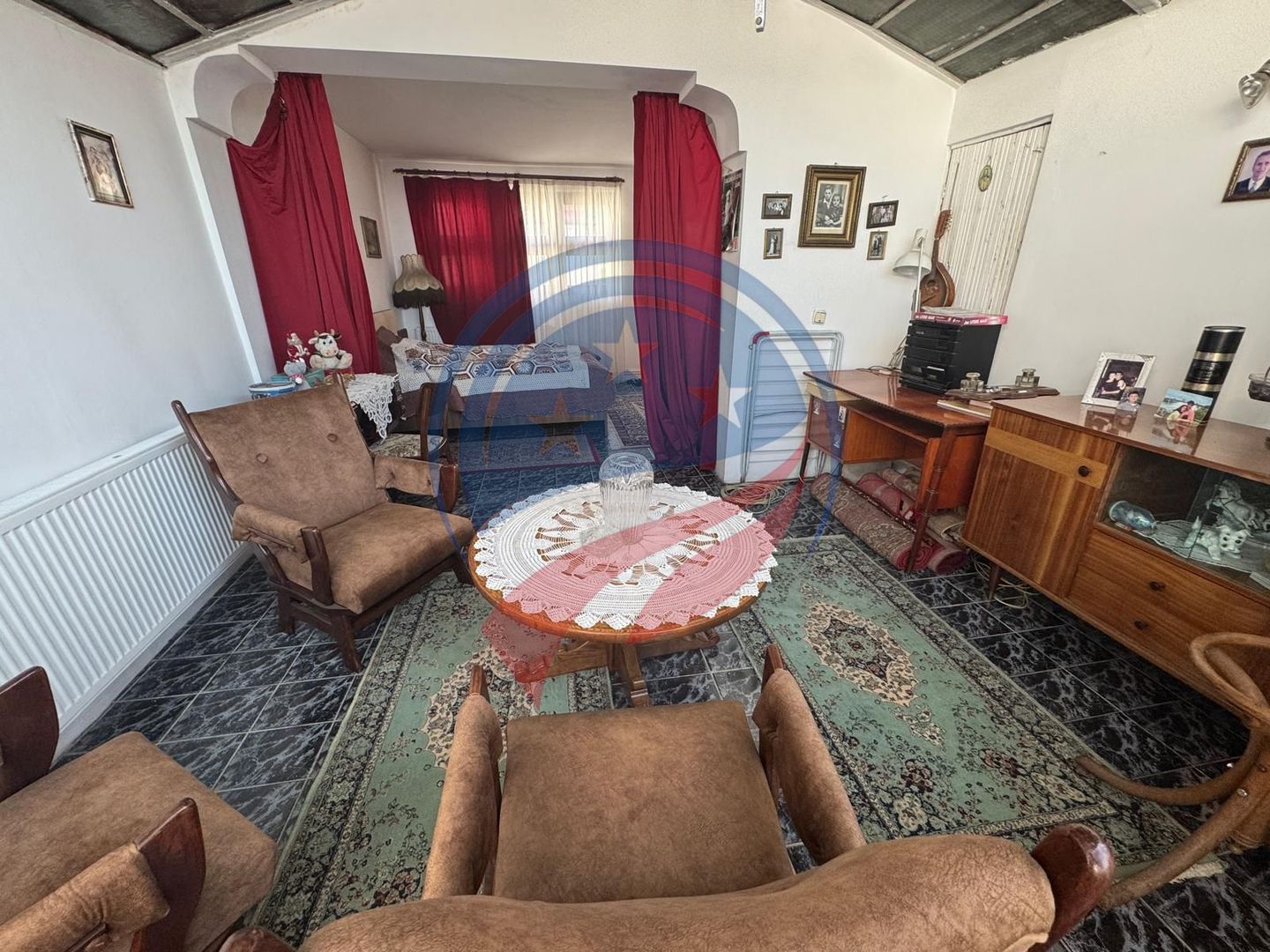 Casă cu 7 camere, în spatele stadionului - Poză 3