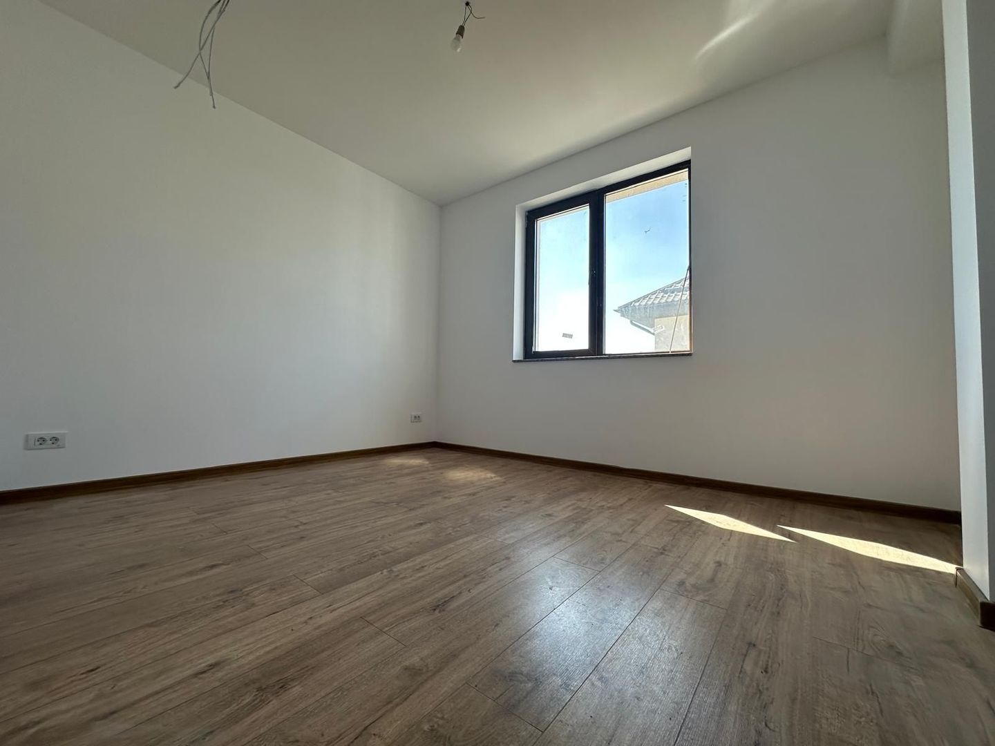 Vilă individuală P+1+M, 167 mp utili, teren 300 mp – lângă școală - Poză 5