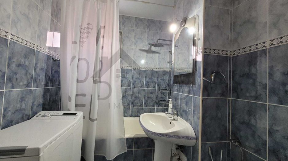 Vand apartament cu 2 camere, etaj 1 pe Bulevardul Pandurilor - Poză 2