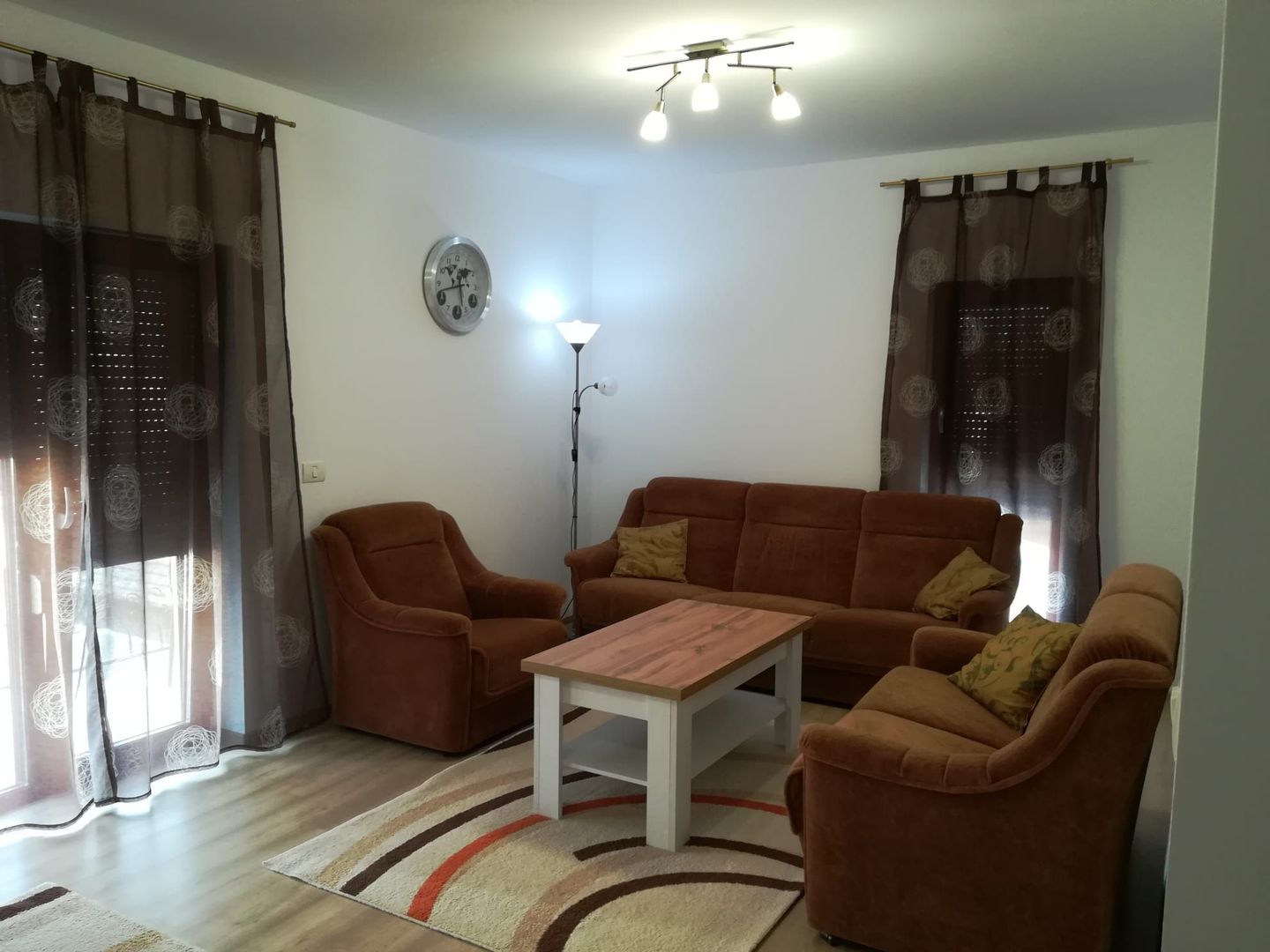Giroc | 2 camere | Decomandat | Etaj 1 | Mobilat și utilat | Aproape de Daf - Poză 3