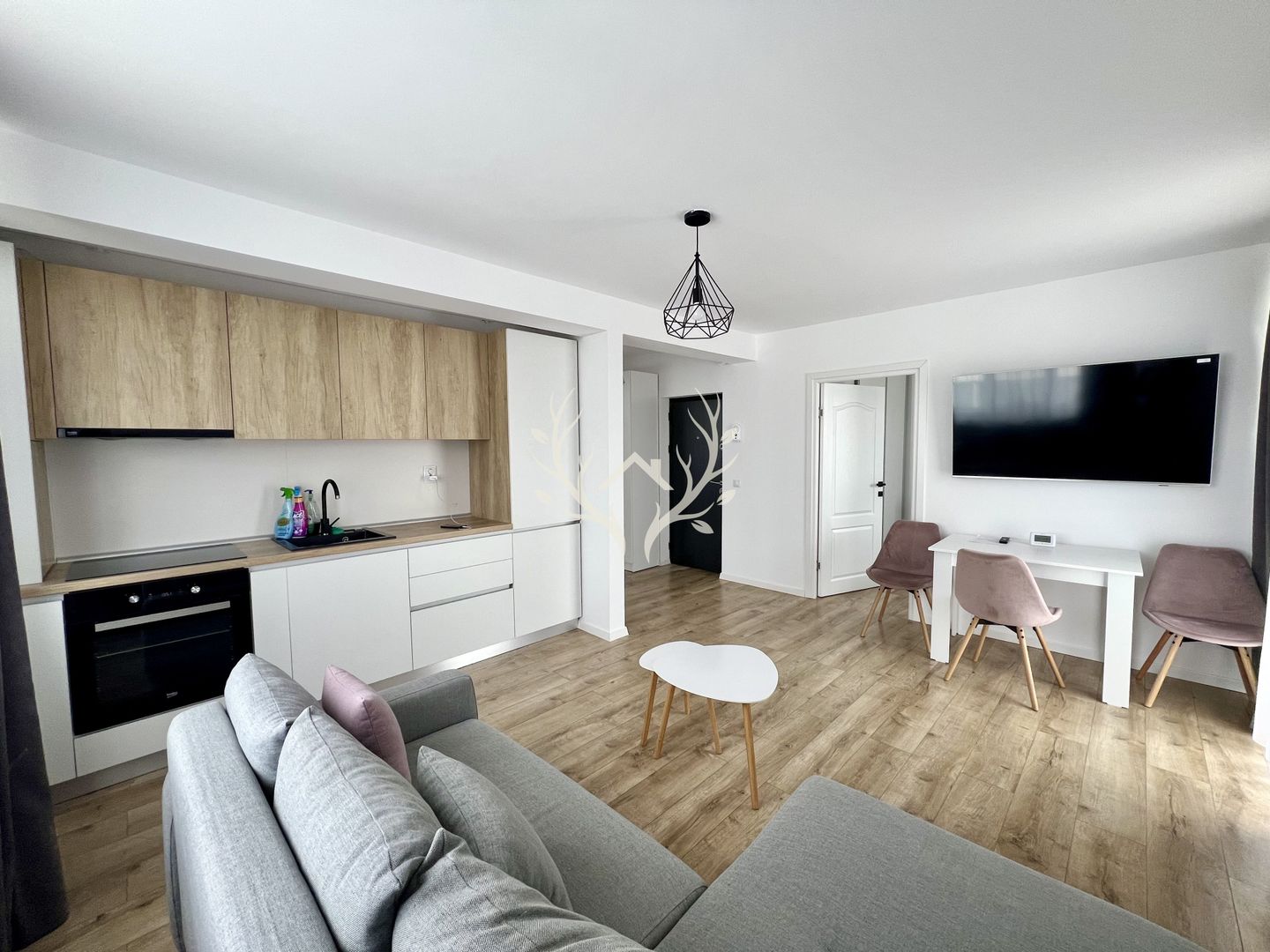 Apartament cu 3 camere + parcare, str. Tineretului, Floresti - Poză 1