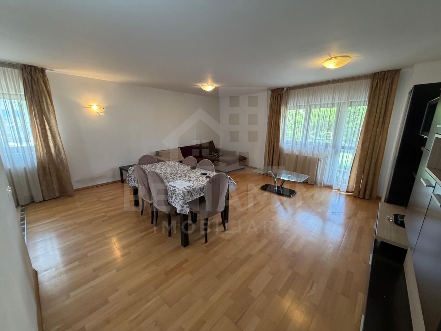 3 Camere-Decomandat-Boxa-Loc De Parcare-88mp-Etaj 1-Privilegio-Brasov - Poză 1