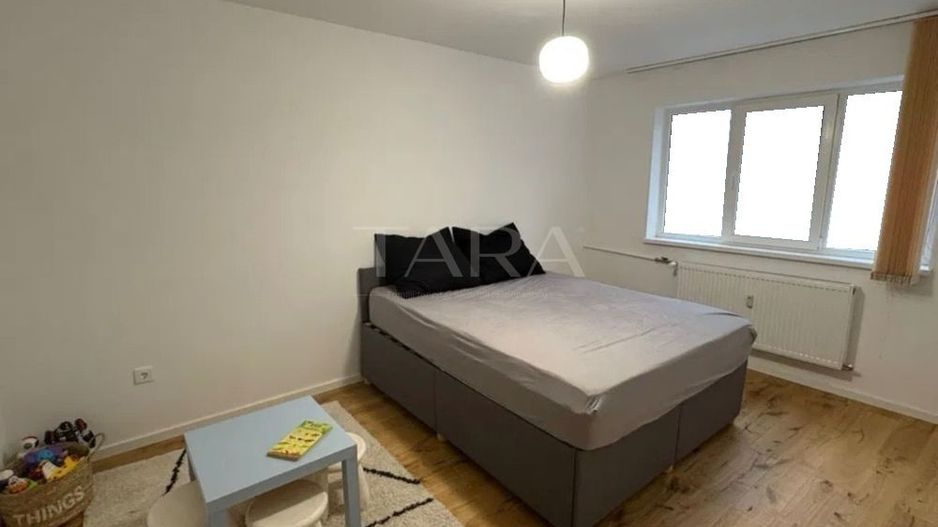 Apartament renovat cu 3 camere, în zonă liniștită și bine conectată. - Poză 5