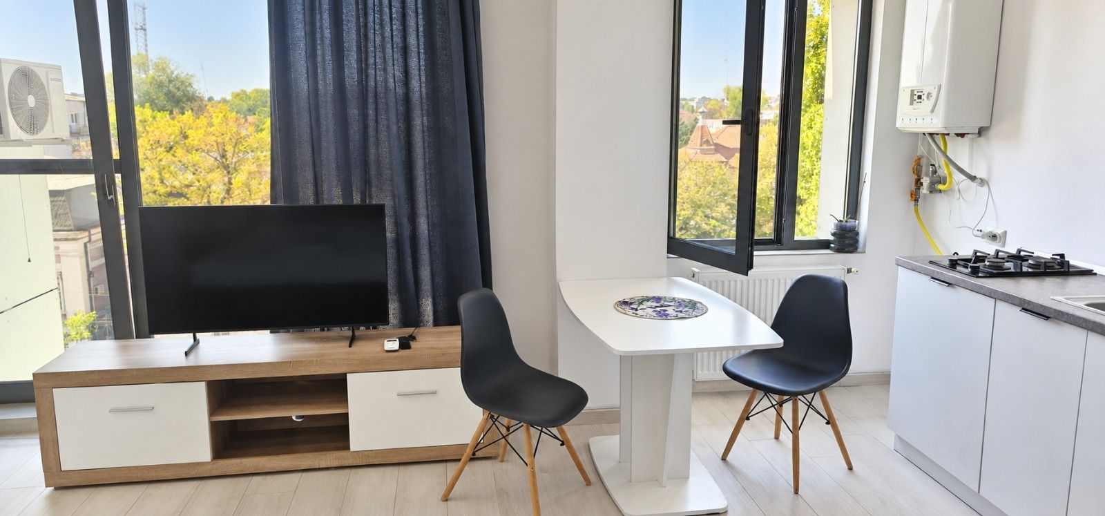 De inchiriat studio ultracentral, etaj 2, 400 euro - Poză 3