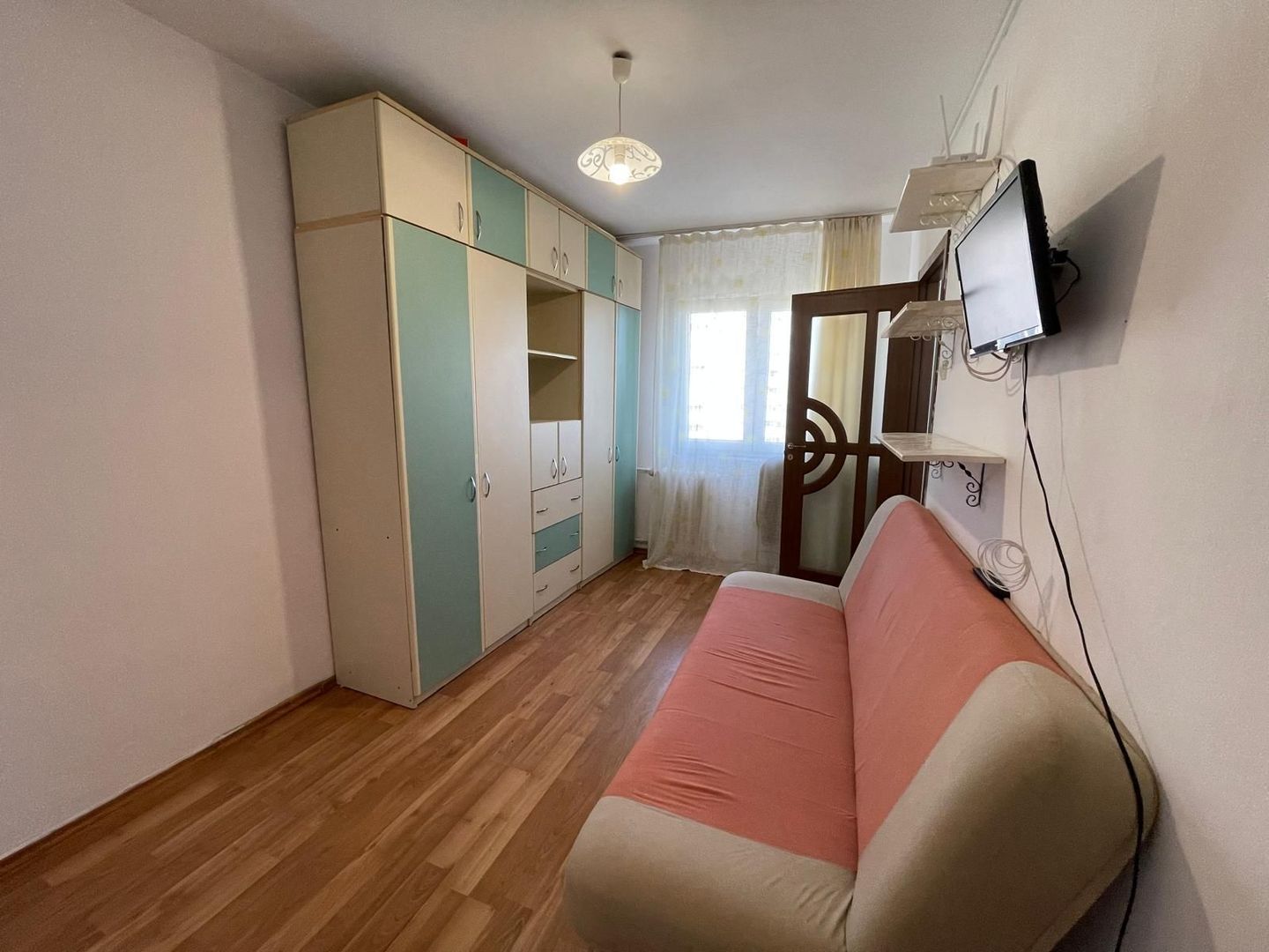 GARS. PIATA SUDULUI, PET-FRIENDLY, BUCATARIE INCHISA, METROU 8 MIN - Poză 1