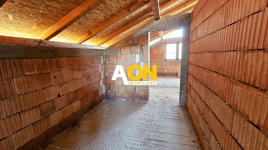 Casa la rosu, 5 camere, garaj, 479 mp teren, com. Ciugud - Poză 12