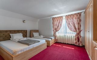 Pensiune Rosenau de vânzare - Afacere la cheie lângă Cetatea Râșnov - Poză 26