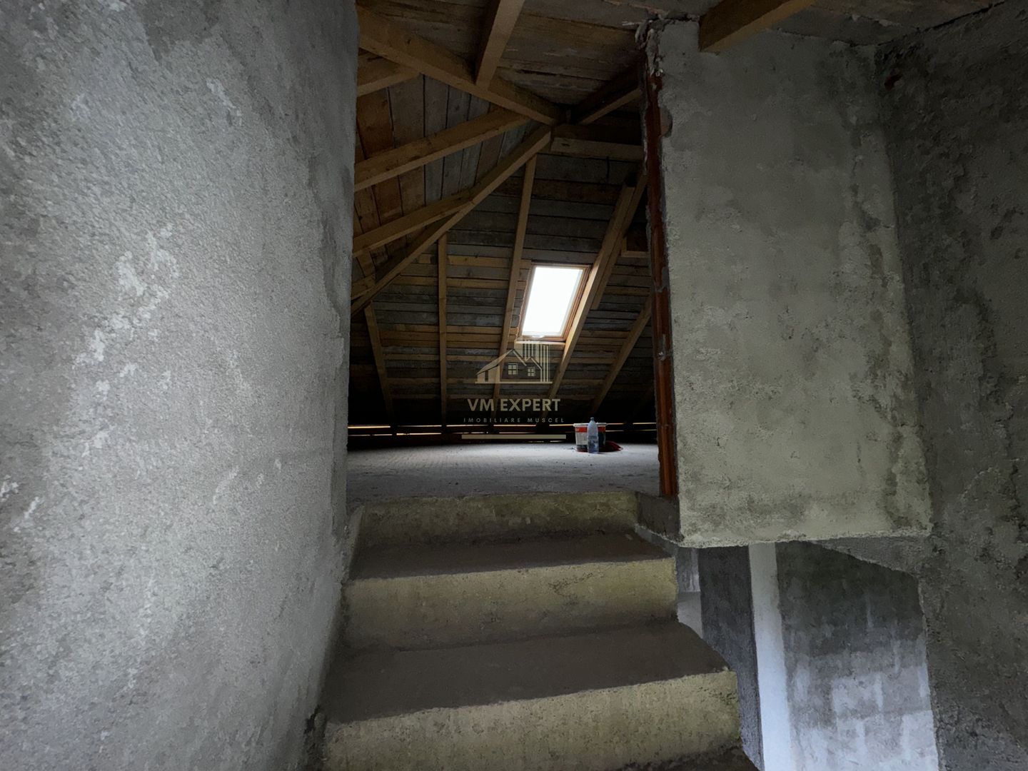 VILA 5 CAMERE, ZONA ULTRA CENTRALA, CAMPULUNG MUSCEL, TEREN 500 MP - Poză 22