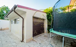 Palazu Mare/Elvila - Vila cocheta  P+1E+M cu teren 970 mp,mobilata si utilata - Poză 40