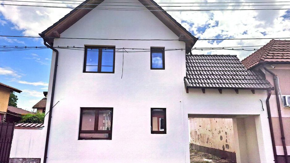 Casa Individuala Nou renovata in Sibiu - Poză 1
