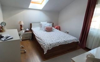 Casă individuală spațioasă cu garaj și curte generoasă – Ghiroda - Poză 7
