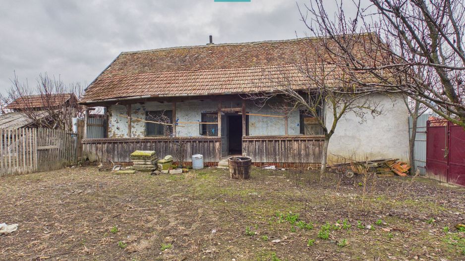 Casă modestă cu 3 camere de renovat în Mișca - Poză 3
