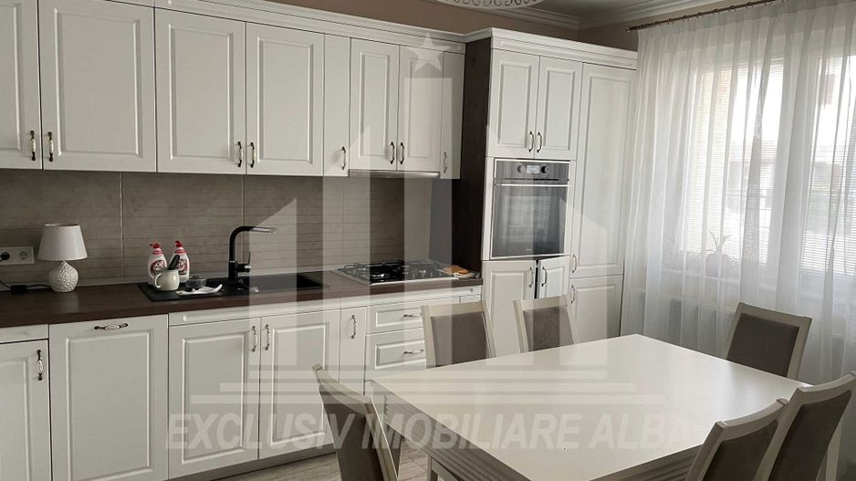 Casa de inchiriat zona buna Cetate mobilata si utilata complet - Poză 1