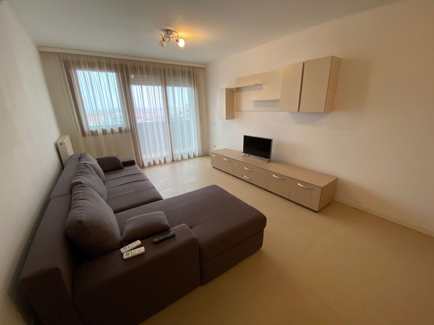 Apartament cu 3 camere   în zona Ultracentral - Poză 8