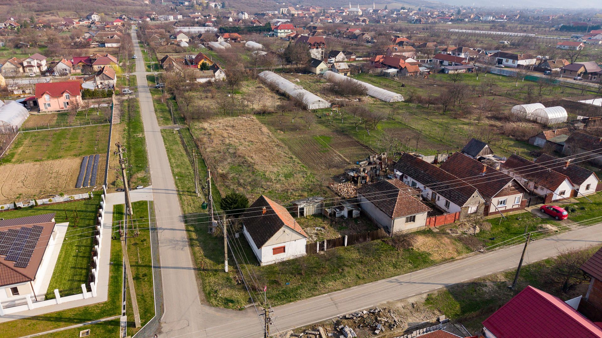 Teren 1.570 mp + casă din cărămidă–zonă liniștită - Poză 2