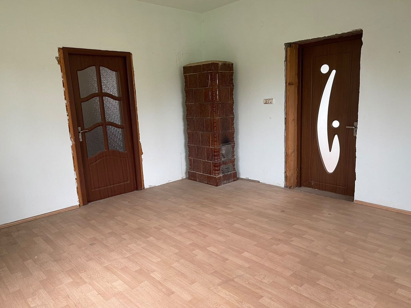 COMISION 0 | Casă cu teren 2.850 mp | Utilități trase | Tomnatic - Poză 9