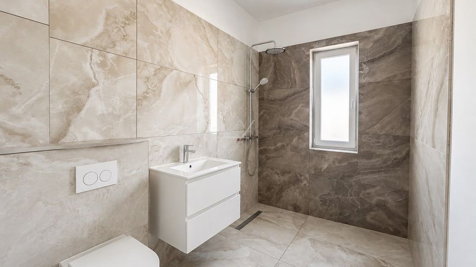 Apartament nou cu 3 camere si 2 bai. Finisaje la alegere. Etaj 1. - Poză 5