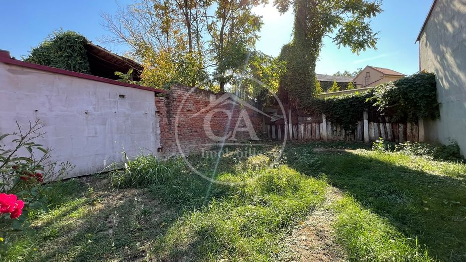 Casa de vanzare cu 4 camere in zona Nufaru,  Oradea - Poză 1
