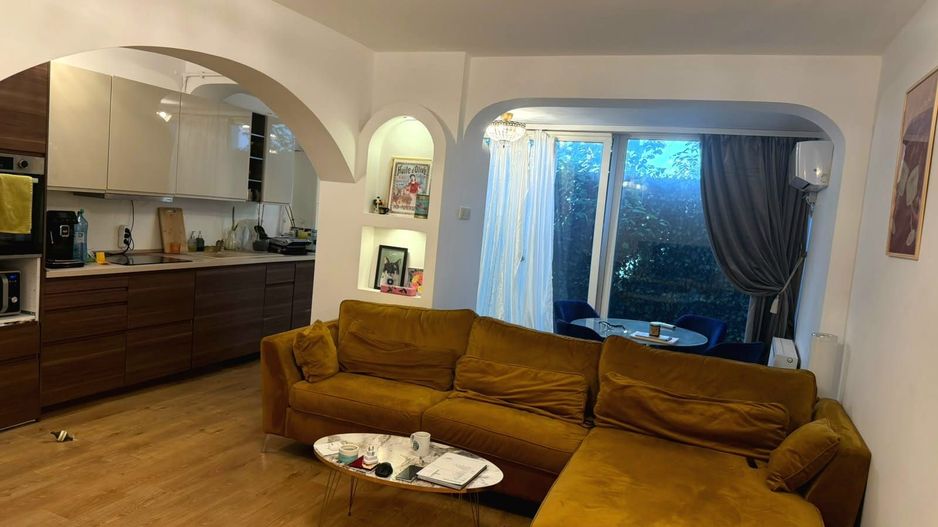 Apartament e camere zona Primăverii, loc de parcare inclus - Poză 2
