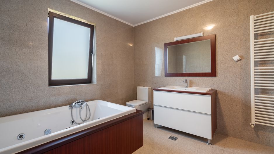 Casa in zona Vitan - Splai, ideala pentru orice tip de activitate sau locuinta - Poză 18