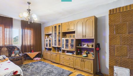 Apartament cu două camere, decomandat Lipova