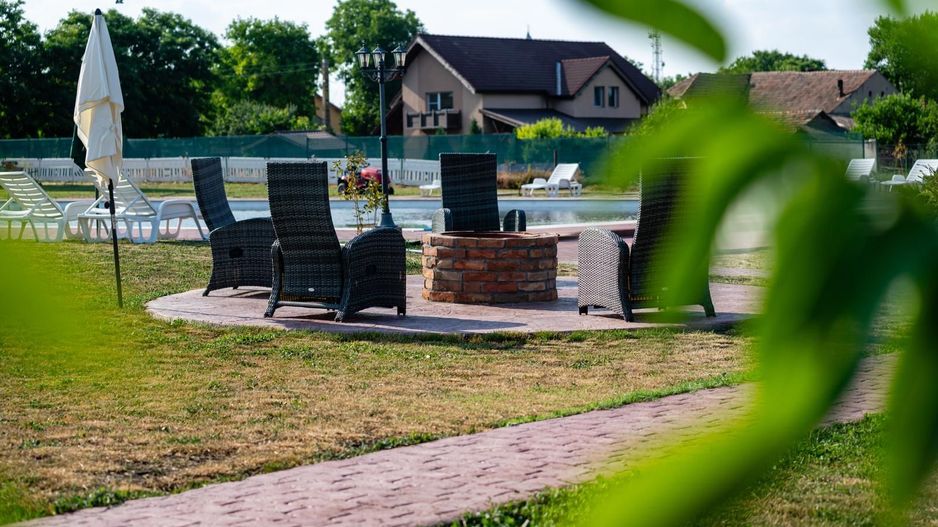 Sala de evenimente cu  piscina si foisor Biled COMISION 0 % CUMPARATOR - Poză 13